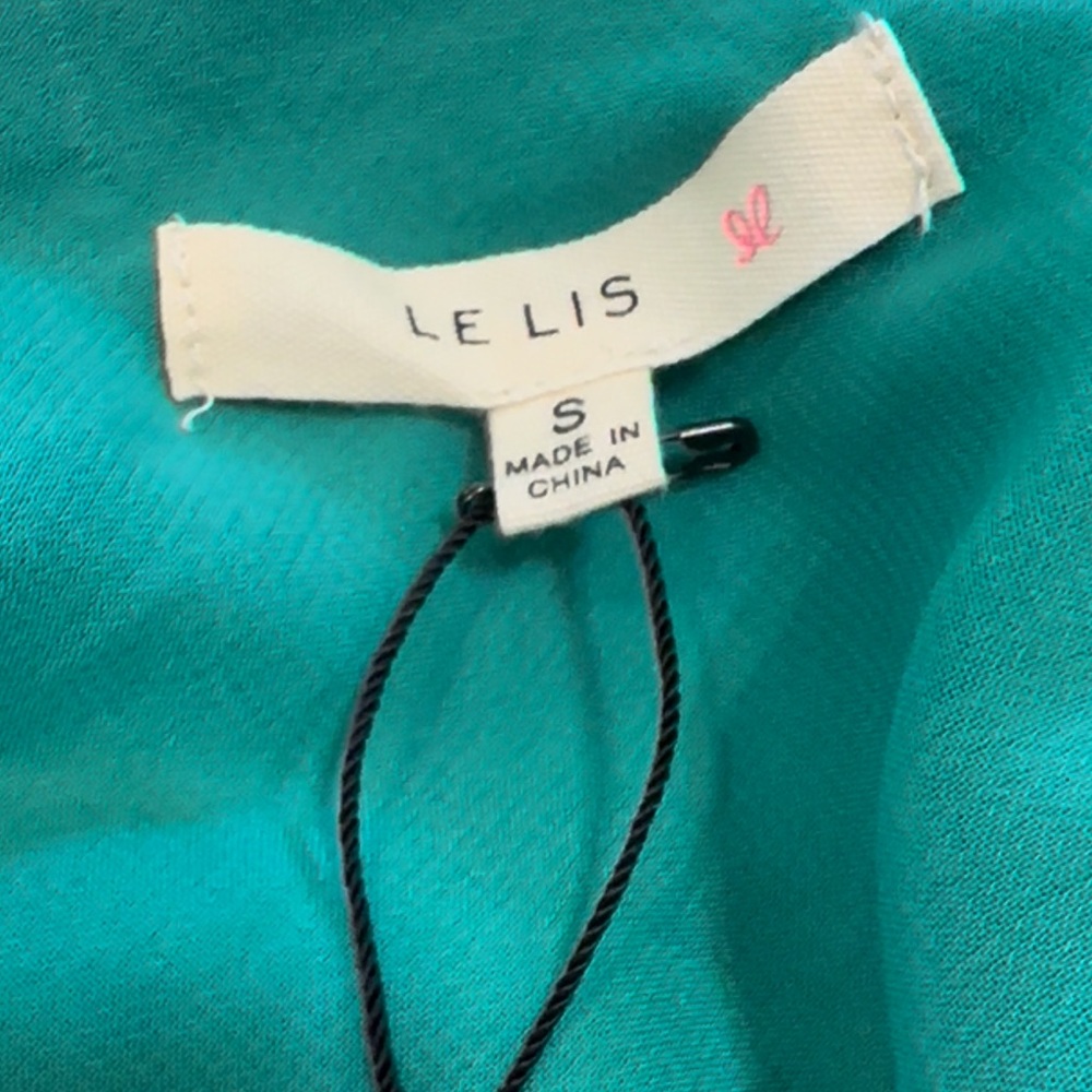 Le Lis Green Knot Tie Top NWT - Picture 2 of 5
